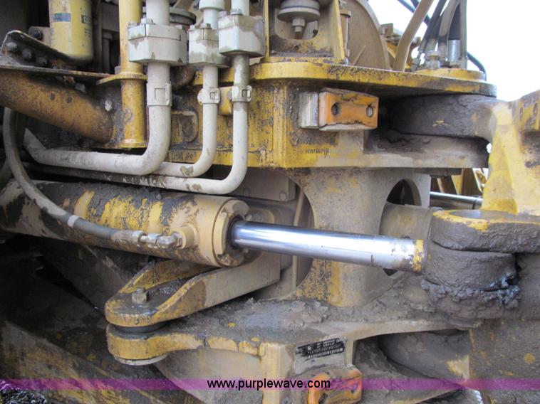 image for item D7159 2006 Caterpillar 740 articulated dump truck