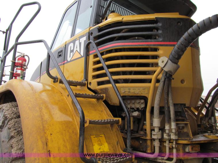 image for item D7159 2006 Caterpillar 740 articulated dump truck