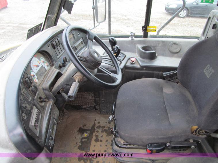 image for item D7159 2006 Caterpillar 740 articulated dump truck