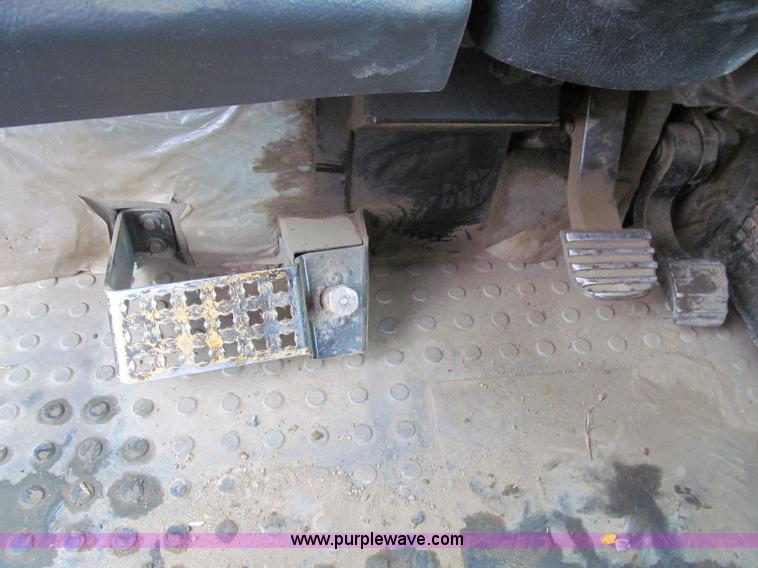 image for item D7159 2006 Caterpillar 740 articulated dump truck