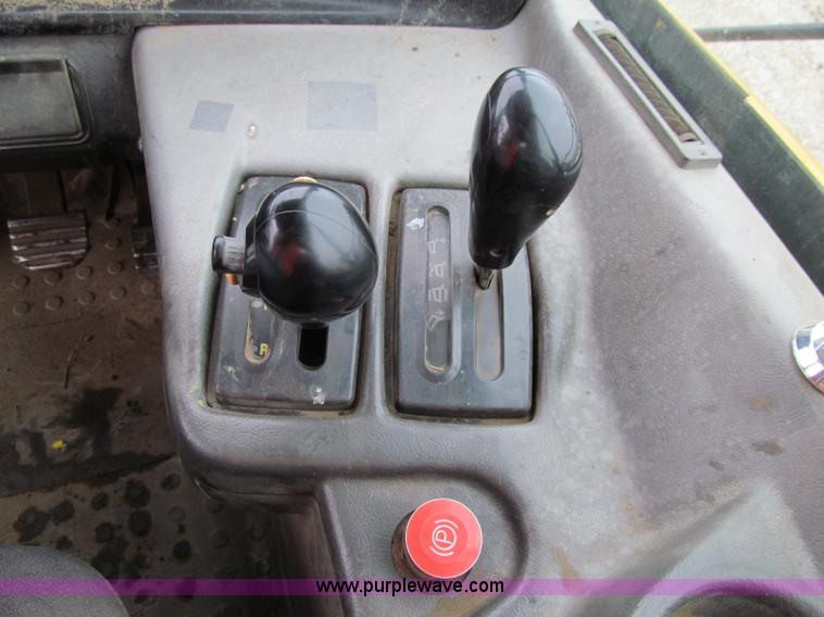 image for item D7159 2006 Caterpillar 740 articulated dump truck