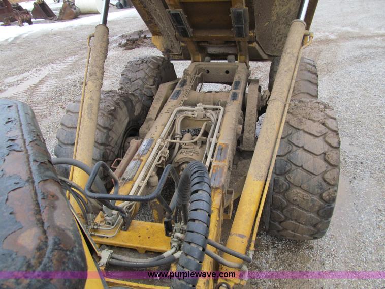 image for item D7159 2006 Caterpillar 740 articulated dump truck