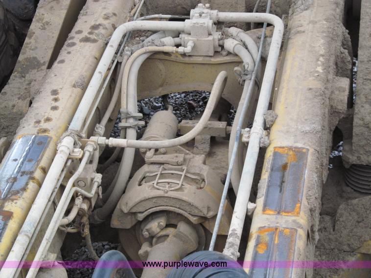 image for item D7159 2006 Caterpillar 740 articulated dump truck