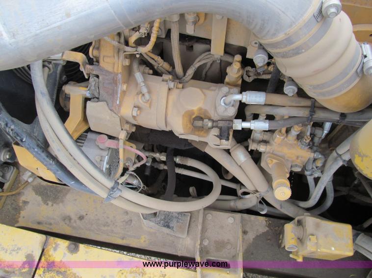 image for item D7159 2006 Caterpillar 740 articulated dump truck