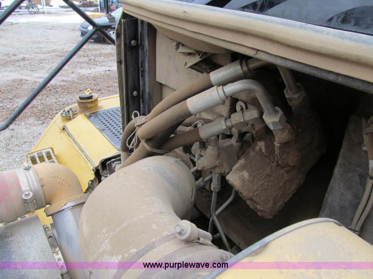 image for item D7159 2006 Caterpillar 740 articulated dump truck