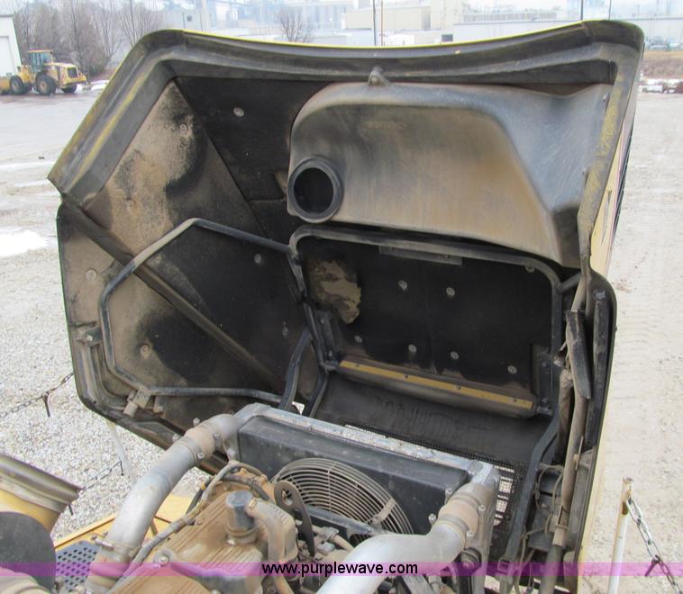 image for item D7159 2006 Caterpillar 740 articulated dump truck