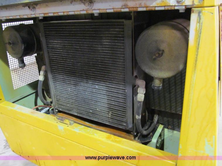 image for item D7168 Sullair portable air compressor