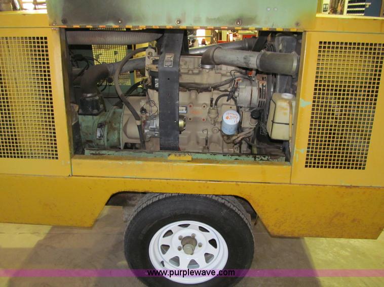 image for item D7168 Sullair portable air compressor