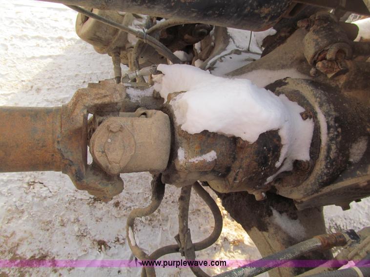 image for item F5908 1988 Mack R688ST semi truck