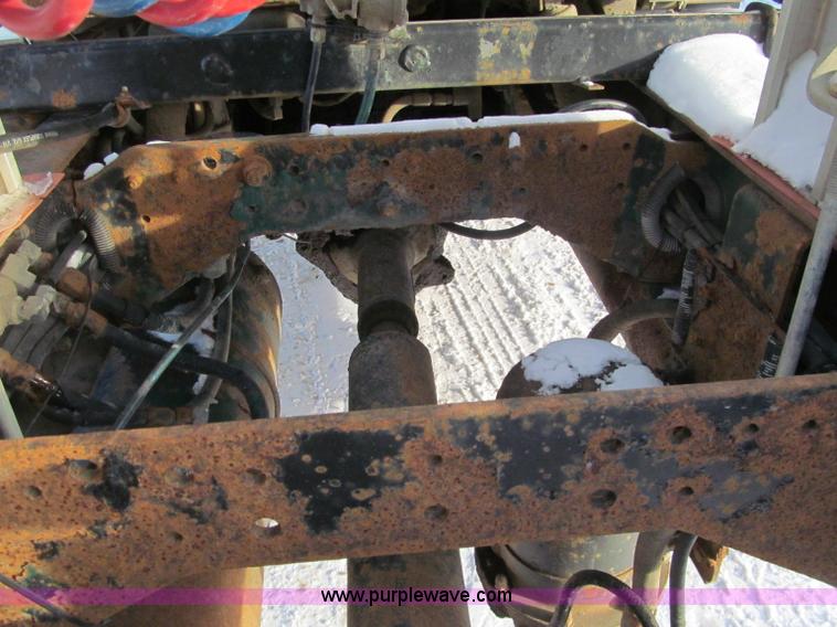 image for item F5908 1988 Mack R688ST semi truck