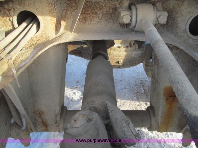 image for item F5908 1988 Mack R688ST semi truck