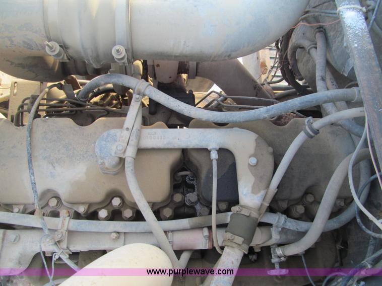 image for item F5908 1988 Mack R688ST semi truck