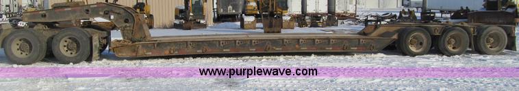 image for item F5909 1996 Dynaweld lowboy trailer