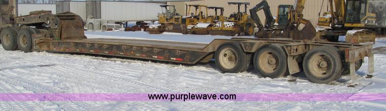 image for item F5909 1996 Dynaweld lowboy trailer
