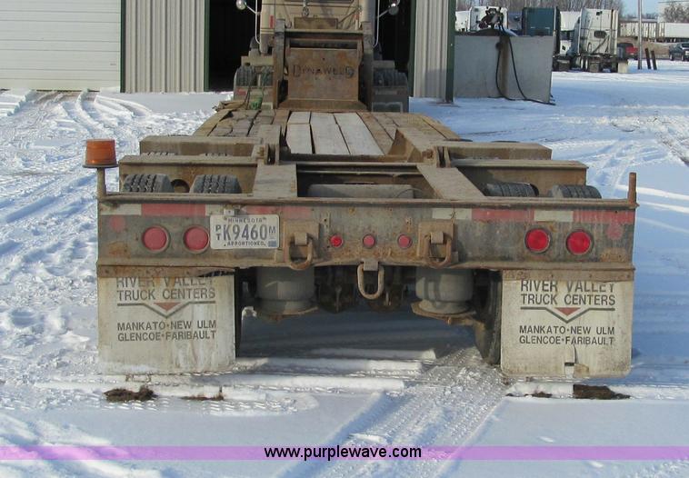 image for item F5909 1996 Dynaweld lowboy trailer