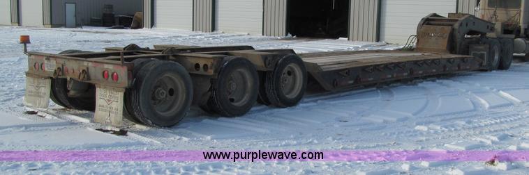 image for item F5909 1996 Dynaweld lowboy trailer