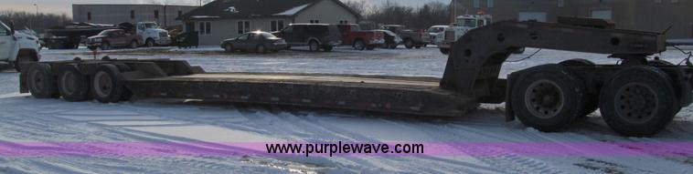 image for item F5909 1996 Dynaweld lowboy trailer