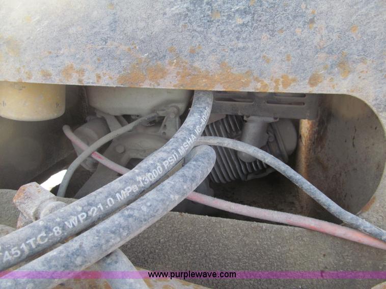 image for item F5909 1996 Dynaweld lowboy trailer