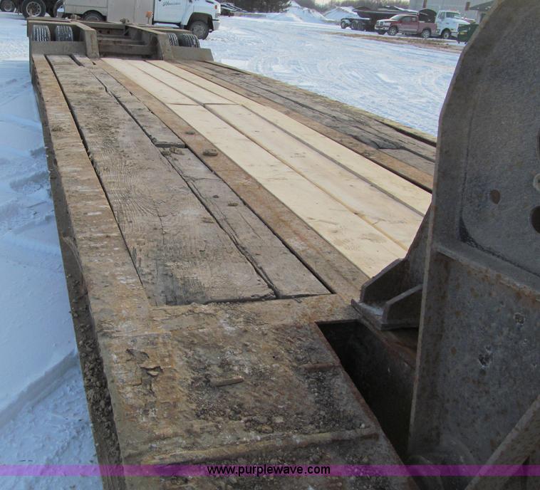 image for item F5909 1996 Dynaweld lowboy trailer