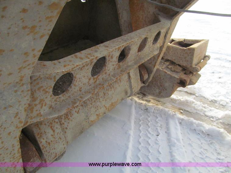 image for item F5909 1996 Dynaweld lowboy trailer