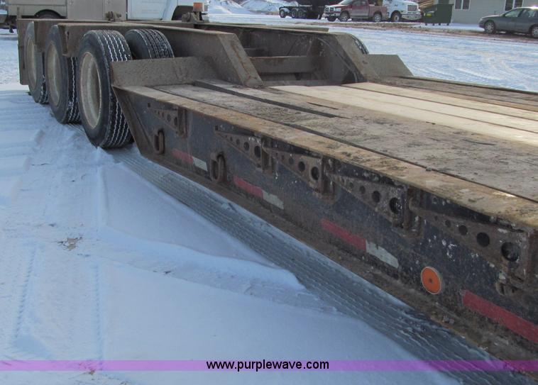 image for item F5909 1996 Dynaweld lowboy trailer