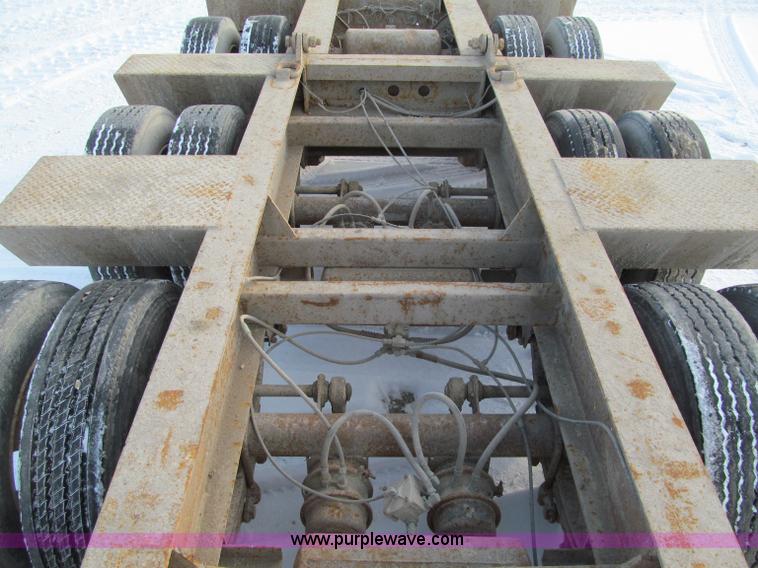 image for item F5909 1996 Dynaweld lowboy trailer