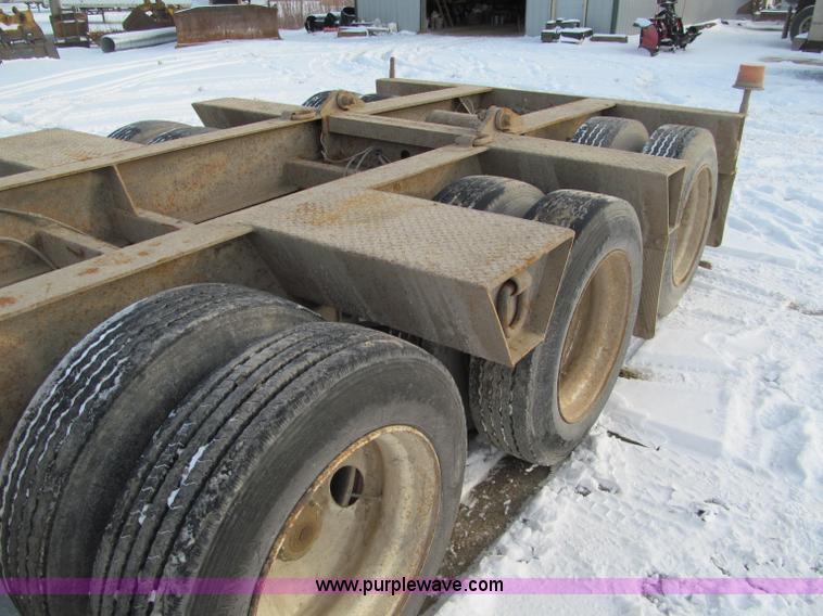 image for item F5909 1996 Dynaweld lowboy trailer