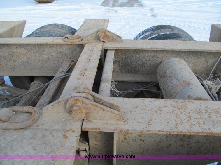 image for item F5909 1996 Dynaweld lowboy trailer
