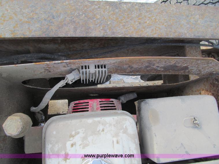 image for item F5909 1996 Dynaweld lowboy trailer