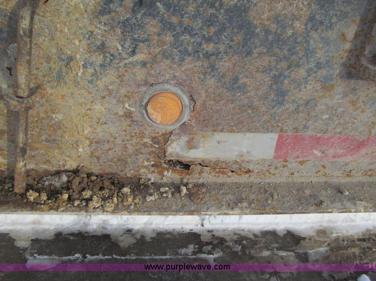 image for item F5909 1996 Dynaweld lowboy trailer