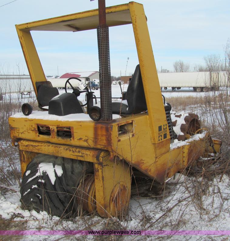 image for item F5910 Hyster C600 series pad foot roller