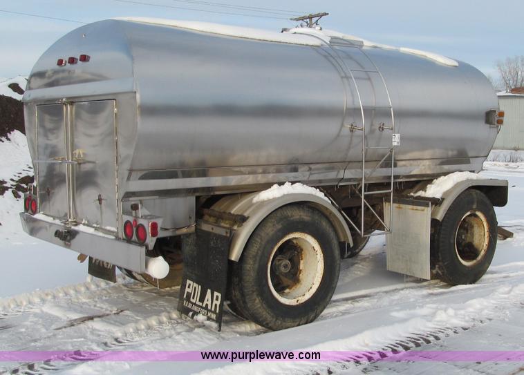 image for item F5911 Portable water tank trailer