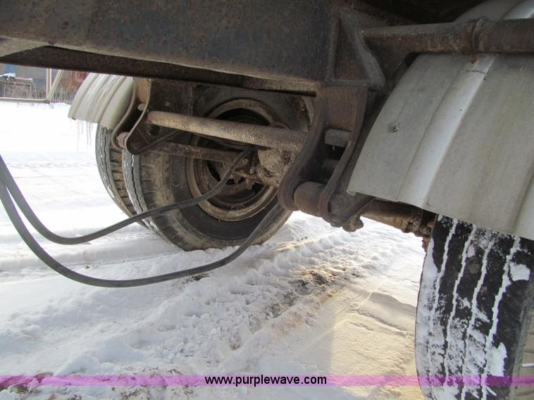 image for item F5911 Portable water tank trailer