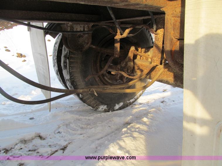 image for item F5911 Portable water tank trailer