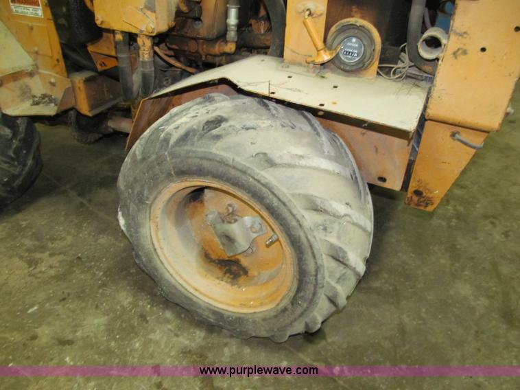 image for item F5912 Case Mini Sneaker