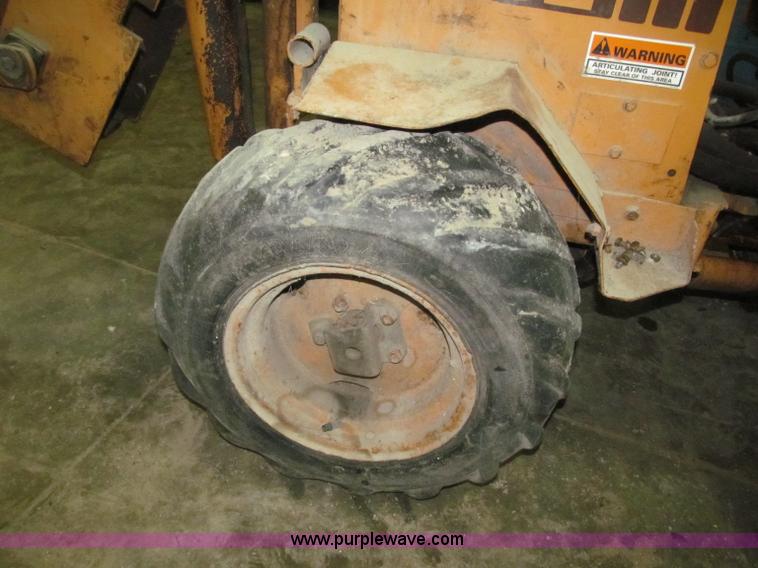 image for item F5912 Case Mini Sneaker