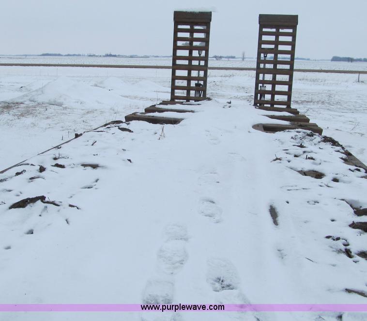 image for item F5916 1965 Hyster R35TL3-TIN lowboy triple axle trailer