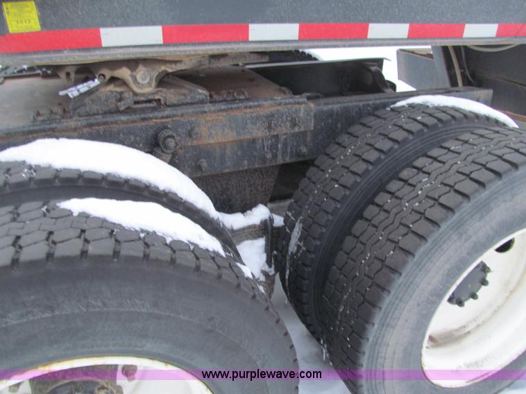 image for item F5917 1980 Mack R686ST semi truck