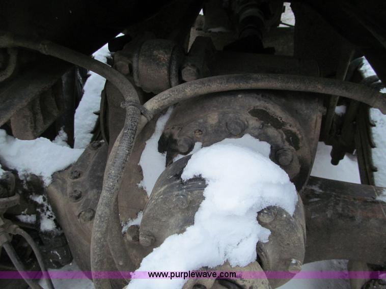 image for item F5917 1980 Mack R686ST semi truck