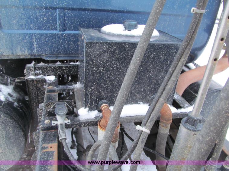 image for item F5917 1980 Mack R686ST semi truck