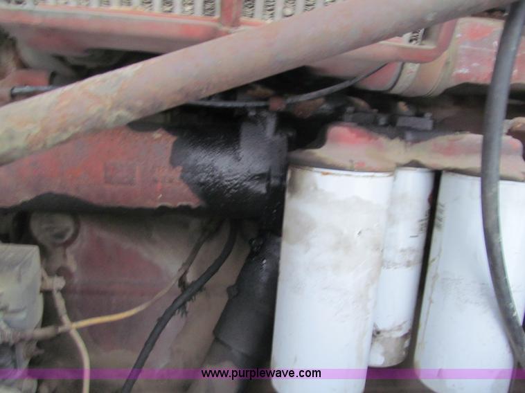 image for item F5917 1980 Mack R686ST semi truck