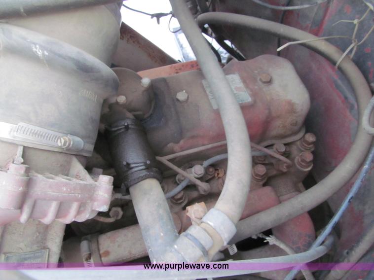 image for item F5917 1980 Mack R686ST semi truck