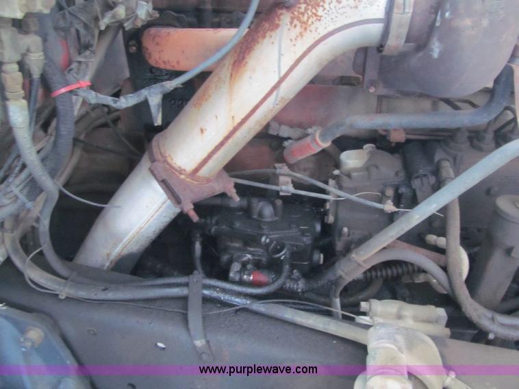 image for item F5917 1980 Mack R686ST semi truck