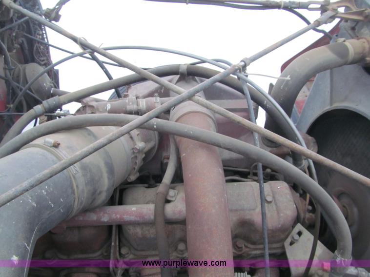 image for item F5917 1980 Mack R686ST semi truck