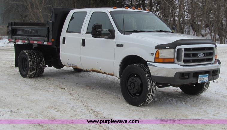 image for item F5918 1999 Ford F550 XLT Super Duty Crew Cab pickup truck