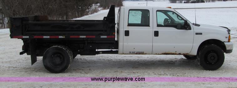 image for item F5918 1999 Ford F550 XLT Super Duty Crew Cab pickup truck