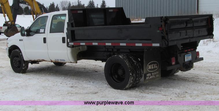 image for item F5918 1999 Ford F550 XLT Super Duty Crew Cab pickup truck