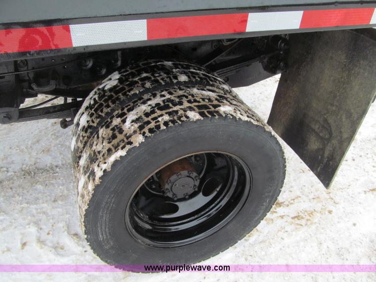 image for item F5918 1999 Ford F550 XLT Super Duty Crew Cab pickup truck