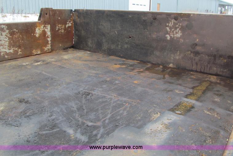 image for item F5918 1999 Ford F550 XLT Super Duty Crew Cab pickup truck