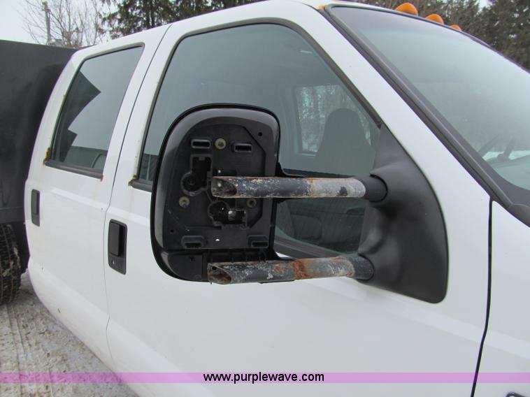 image for item F5918 1999 Ford F550 XLT Super Duty Crew Cab pickup truck